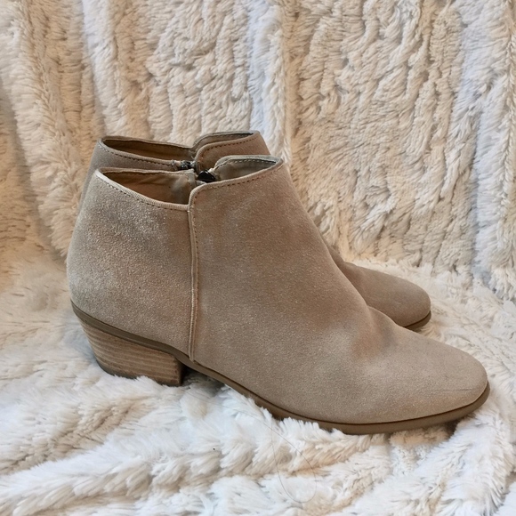 Crown Vintage Suede Leather Ankle Booties